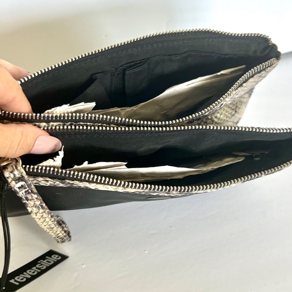 NWT Snakeskin Reversible Faux Leather Clutch Bag - Picture 5 of 6